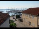 Apartmaji Ena - near marina "Kornati": A1(4), A2(2) Biograd - Riviera Biograd  - pogled (hiša in okolica)