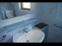  Gianna - beachfront: H(6+2) Sveti Petar - Riviera Biograd  - Hrvaška  - H(6+2): kopalnica s straniščem