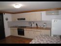 Apartmaji Dvor - 20 m from beach: A1(4+1) Turanj - Riviera Biograd  - Apartma - A1(4+1): kuhinja in jedilnica