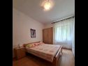 Apartmaji Miljana - 40 m from beach: A1(4+1) Postira - Otok Brač  - Apartma - A1(4+1): spalnica