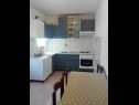 Apartmaji Soni - with barbecue; A1(3), A2(4) Postira - Otok Brač  - Apartma - A2(4): kuhinja in jedilnica