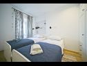 Apartmaji Feng - comfy and sea view : A1(4) Postira - Otok Brač  - Apartma - A1(4): spalnica