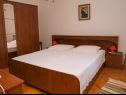 Apartmaji Simi - 100 m from beach: A1(2+2) Postira - Otok Brač  - Apartma - A1(2+2): spalnica