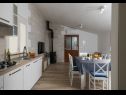 Hiša za počitnice Irena - secluded paradise; H(4+1) Zaliv Prapatna (Pucisca) - Otok Brač  - Hrvaška  - H(4+1): kuhinja in jedilnica