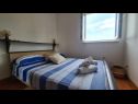 Apartmaji Marin - amazing sea view: A1(4+1), A2(4+1), A3(4+1) Splitska - Otok Brač  - Apartma - A2(4+1): spalnica
