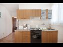 Apartmaji Mira - great location & free Bbq: A1(2+2), A2(2+1) Splitska - Otok Brač  - Apartma - A1(2+2): kuhinja