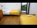Apartmaji Neda - perfect location & free parking: A1(6), A2(4+1), A3(4+1) Splitska - Otok Brač  - Apartma - A1(6): spalnica