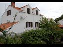 Apartmaji Stone garden - cosy and comfy : A1(4), A2(2) Supetar - Otok Brač  - hiša