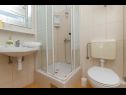 Apartmaji Vlado - cosy & afordable: SA1(2), A2(3), A3(5) Supetar - Otok Brač  - Apartma - A3(5): kopalnica s straniščem