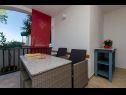Apartmaji Vlado - cosy & afordable: SA1(2), A2(3), A3(5) Supetar - Otok Brač  - Studio apartma - SA1(2): terasa