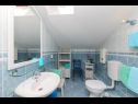 Apartmaji Ana - 50m from Sea: A3(4+1) Supetar - Otok Brač  - Apartma - A3(4+1): kopalnica s straniščem