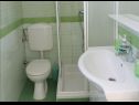 Apartmaji Adel - 70 m from beach: A1(4), A2(3+2), SA3(2), A4(4+2) Supetar - Otok Brač  - Apartma - A4(4+2): kopalnica s straniščem