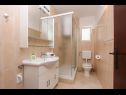Apartmaji Miro - 3 Bedroom apartment: A1(6) Supetar - Otok Brač  - Apartma - A1(6): kopalnica s straniščem
