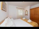 Apartmaji Stone garden - cosy and comfy : A1(4), A2(2) Supetar - Otok Brač  - Apartma - A1(4): spalnica