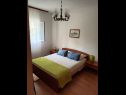 Apartmaji Mira - affordable & comfortable: A1(5) Supetar - Otok Brač  - Apartma - A1(5): spalnica