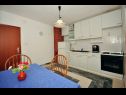 Apartmaji Bal - 400 m from beach: A2(2), A3(6) Supetar - Otok Brač  - Apartma - A3(6): kuhinja in jedilnica