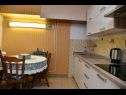 Apartmaji Val - 300 m to the beach: SA1 (2+1), A2(5+2) Supetar - Otok Brač  - Studio apartma - SA1 (2+1): kuhinja in jedilnica