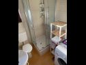 Apartmaji Vlado - cosy & afordable: SA1(2), A2(3), A3(5) Supetar - Otok Brač  - Apartma - A3(5): kopalnica s straniščem