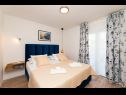 Apartmaji L&R - with pool: A1(4) Supetar - Otok Brač  - Apartma - A1(4): spalnica