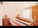 Apartmaji Boris - 30 m from beach : A1(6+2) Arbanija - Otok Čiovo  - Apartma - A1(6+2): spalnica