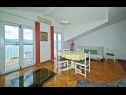 Apartmaji Hazi 1 - 150m from sea: A1 Trogir(4+2), A2 Mastrinka(4+2) Mastrinka - Otok Čiovo  - Apartma - A2 Mastrinka(4+2): dnevna soba