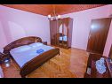 Apartmaji Vinko - 80 m from beach: A1(4+2), A2(4+2) Okrug Gornji - Otok Čiovo  - Apartma - A2(4+2): spalnica