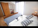 Apartmaji Antonia - 5 m from sea : A4 (2+2), A5 (2+2) Okrug Gornji - Otok Čiovo  - Apartma - A5 (2+2): spalnica