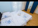 Apartmaji Ljuba - nice garden: A2(4+1) Plavi, A4(8+1), A1(2+2) Okrug Gornji - Otok Čiovo  - Apartma - A2(4+1) Plavi: spalnica