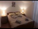Apartmaji Antonia - 5 m from sea : A4 (2+2), A5 (2+2) Okrug Gornji - Otok Čiovo  - Apartma - A4 (2+2): spalnica
