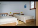 Apartmaji Brane - 100m from the beach: A1 Ana (4+1), A2 Damira (4+1) Okrug Gornji - Otok Čiovo  - Apartma - A2 Damira (4+1): spalnica