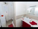 Apartmaji Duga - beachfront & seaview : A1(4+1), A2(4+1) Okrug Gornji - Otok Čiovo  - Apartma - A2(4+1): kopalnica s straniščem