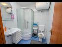 Apartmaji Silvia B1(4) Crikvenica - Riviera Crikvenica  - Apartma - B1(4): kopalnica s straniščem