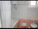 Apartmaji Ivan A1 I kat(8), A2 II kat(8) Crikvenica - Riviera Crikvenica  - Apartma - A1 I kat(8): kopalnica s straniščem