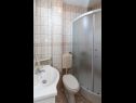 Apartmaji Kari A5(4) , SA1(2), SA2(2), SA3(2), SA4(2)  Crikvenica - Riviera Crikvenica  - Studio apartma - SA1(2): kopalnica s straniščem