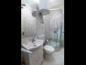 Apartmaji Kari A5(4) , SA1(2), SA2(2), SA3(2), SA4(2)  Crikvenica - Riviera Crikvenica  - Studio apartma - SA4(2) : kopalnica s straniščem