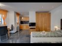 Apartmaji Miro SA1(2), SA3(2), A2 Maisonette(2+2), A4(6+2), A5(6+2)  Crikvenica - Riviera Crikvenica  - Studio apartma - SA1(2): spalnica