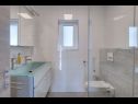 Apartmaji Miro SA1(2), SA3(2), A2 Maisonette(2+2), A4(6+2), A5(6+2)  Crikvenica - Riviera Crikvenica  - Apartma - A5(6+2) : kopalnica s straniščem