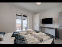 Apartmaji Miro SA1(2), SA3(2), A2 Maisonette(2+2), A4(6+2), A5(6+2)  Crikvenica - Riviera Crikvenica  - Apartma - A5(6+2) : spalnica