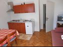 Apartmaji Kate - free private parking: A1(6), A2(3+1)Kada, A3(3+1)Tus Novi Vinodolski - Riviera Crikvenica  - Apartma - A2(3+1)Kada: dnevna soba