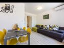 Apartmaji Mario - 50 m from sea : A1(2+2) Novi Vinodolski - Riviera Crikvenica  - Apartma - A1(2+2): dnevna soba