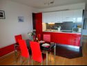Apartmaji Tomislav A1 crni(4+1), A2 crveni(4+1), A3(5+1), A4(2+2) Selce - Riviera Crikvenica  - Apartma - A2 crveni(4+1): kuhinja in jedilnica