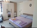 Apartmaji in sobe Makaj - 80 m from the beach : A1(4), SA2(2+1), R1(2) Zaliv Basina (Jelsa) - Otok Hvar  - Studio apartma - SA2(2+1): interijer