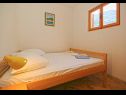 Apartmaji Josip - 100 m from beach: A1(2+2), A2(2+2), A3(4+2), A4(4), A5(2+2), A6(4+2) Ivan Dolac - Otok Hvar  - Apartma - A3(4+2): spalnica