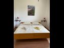 Apartmaji Ivan - 60m from the sea: A1 (4+1), A2 (3+1), A3 (3+1) Ivan Dolac - Otok Hvar  - Apartma - A2 (3+1): spalnica
