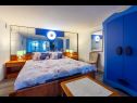Apartmaji Mila - in blue: A1(4+2), A2(5+1), A3(4+2) Banjole - Istra  - Apartma - A1(4+2): spalnica