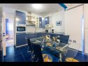 Apartmaji Mila - in blue: A1(4+2), A2(5+1), A3(4+2) Banjole - Istra  - Apartma - A2(5+1): kuhinja in jedilnica