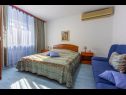 Apartmaji Mila - in blue: A1(4+2), A2(5+1), A3(4+2) Banjole - Istra  - Apartma - A3(4+2): spalnica