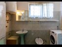 Apartmaji Nadica - close to center A1(4) Fažana - Istra  - Apartma - A1(4): kopalnica s straniščem