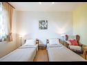Apartmaji Ljilja - nice garden: A1(4+1) Fažana - Istra  - Apartma - A1(4+1): spalnica