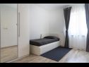 Apartmaji Roma - with terrace : A1(4) Fažana - Istra  - Apartma - A1(4): spalnica